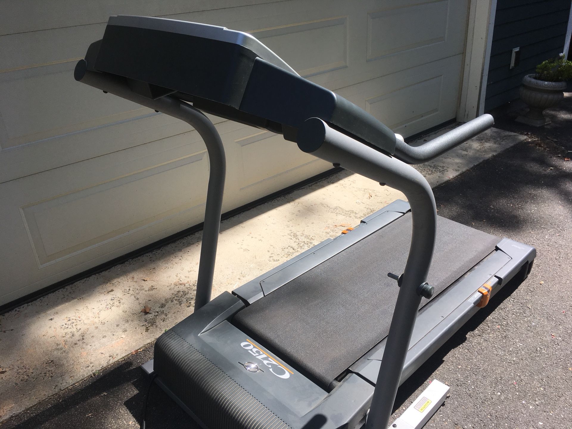 NordicTrack C2150 Power Incline Treadmill