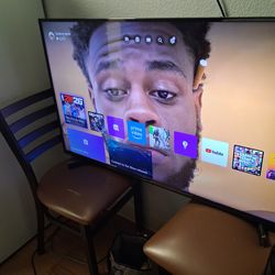 Xbox 1 /  insignia roku tv