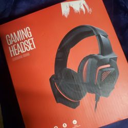 New Gaming Headphones With Mic (Open Box)