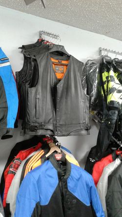 Motorcycle classic leather vest $85 clearance sale real leather first manufacturing brand