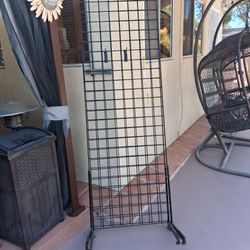2 Metal racks