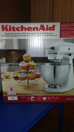 Brand new KITCHEN AID MIXER! *GREAT GIFT FOR THE BAKER/CHEF!!*