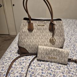 Michael Kors Purse & Wallet 