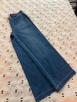 Woman’s wide leg jeans