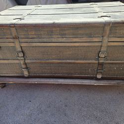 Free table trunk