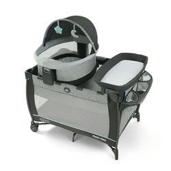 Graco Pack n Play Travel Dome LX Playard in Astin