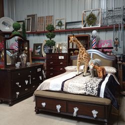 Queen Bedroom Set / Recamara Hermosa 