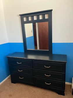 Dresser with two night stands