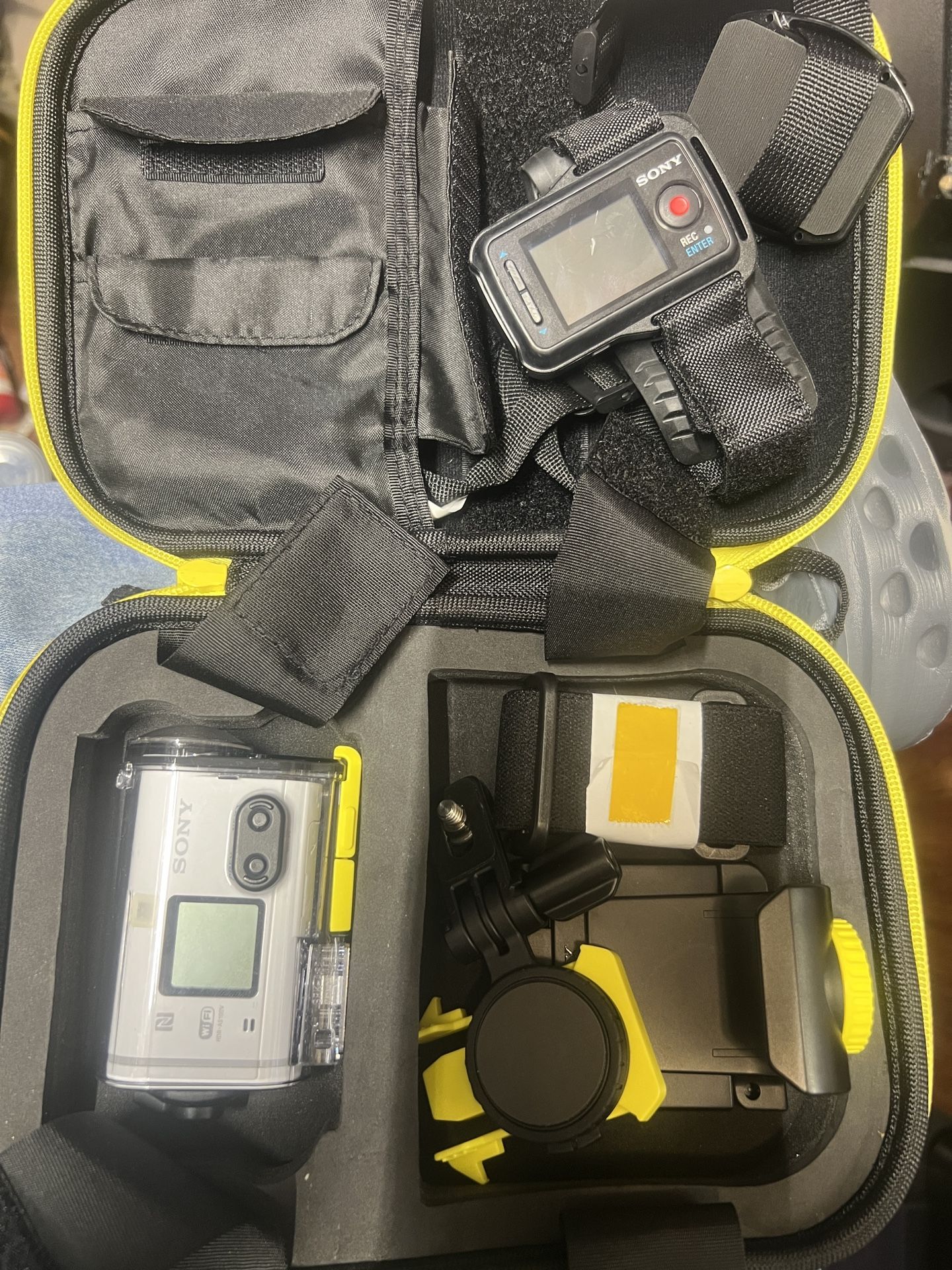 Sony HDR-AS100V Action Camera Set with RM-LVR1 Remote