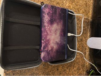 New Nintendo 3DS XL Galaxy color. *Excellent condition*