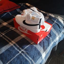 Nike Court Royale 2 Min