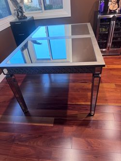 Hermoso comedor nuevo nunca usado de 6 sillas se puede extender  para 8 sillas es solo la mesa