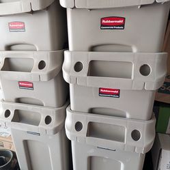 Rubbermaid trash cans