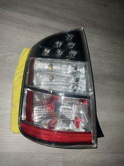 2005 -08 Toyota Prius Tail Light