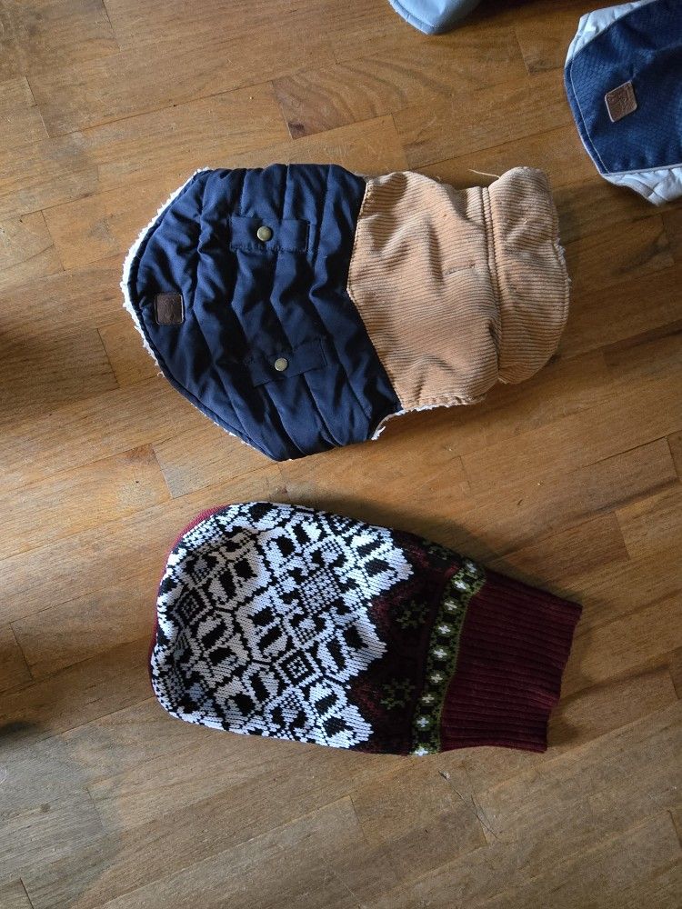 Dog Sweaters Sz M