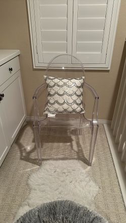 Acrylic Chair With Pillow