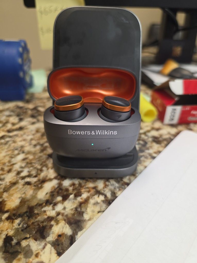 Bowers & Wilkins Pi8