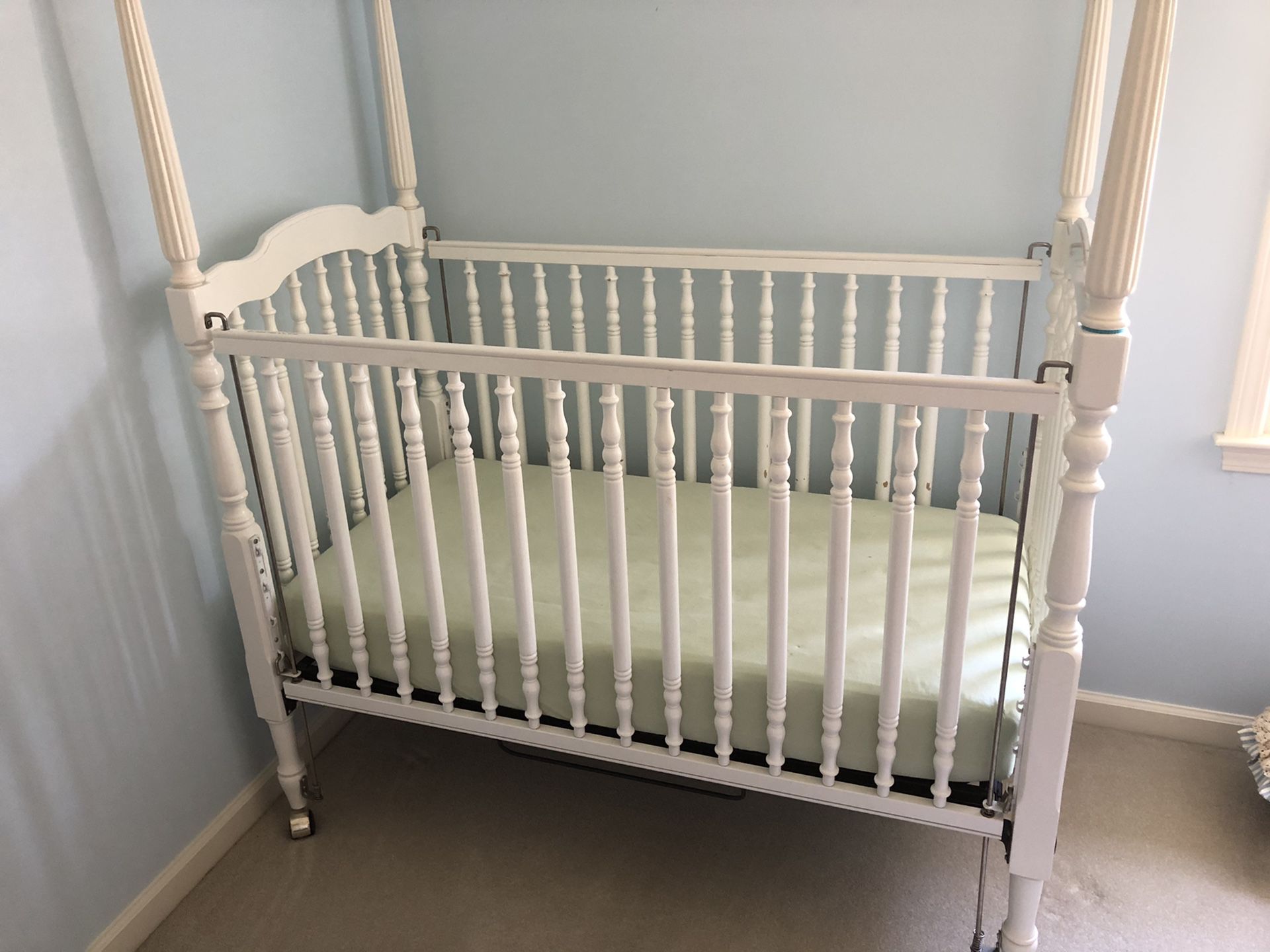 Full size baby crib