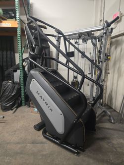Matrix Endurance ClimbMill, Stair Master Commercial Gym Equipment Exercise Fitness Cardio