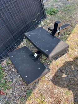 Dog car step for tow hitch