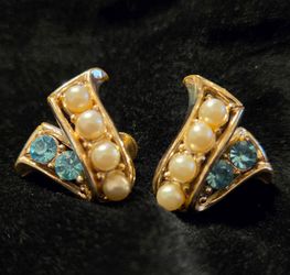Vintage Coro Gold-Tone Screw Back Earrings featuring Faux Pearls and Aqua Blue Crystal Rhinestones