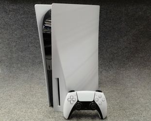 PS5 w/ disk tray and controller