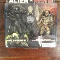 2010 Neca Toys R Us Exclusive Two-pack Alien & Jungle Hunter Predator