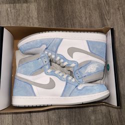 Jordan 1 Hyper Royal Sz 11