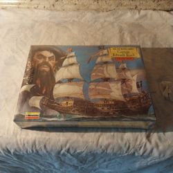 Blackbeard Model Ship Kit- 1/250 scale
