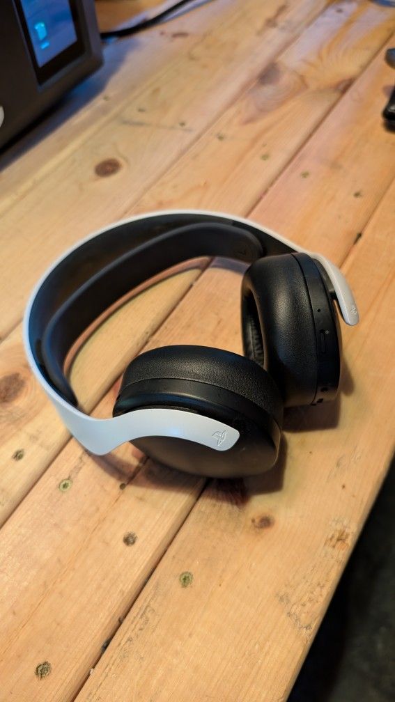 Playstation 5 Wireless HeadsetThis wireless headset