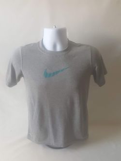 Nike Dri-FIT boys short sleeve t-shirt size M