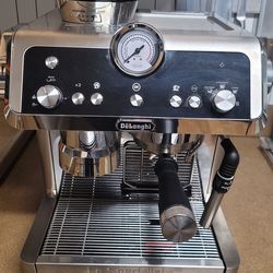 Delonghi La Specialista Perfecta espresso machine