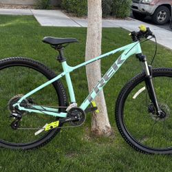Trek Marlin 6 Medium 29” – Like New – Hardly Used 