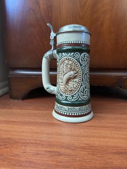 Old vintage Avon Lidded Beer Stein w/ Hinged Metal Pewter Lid American Eagle