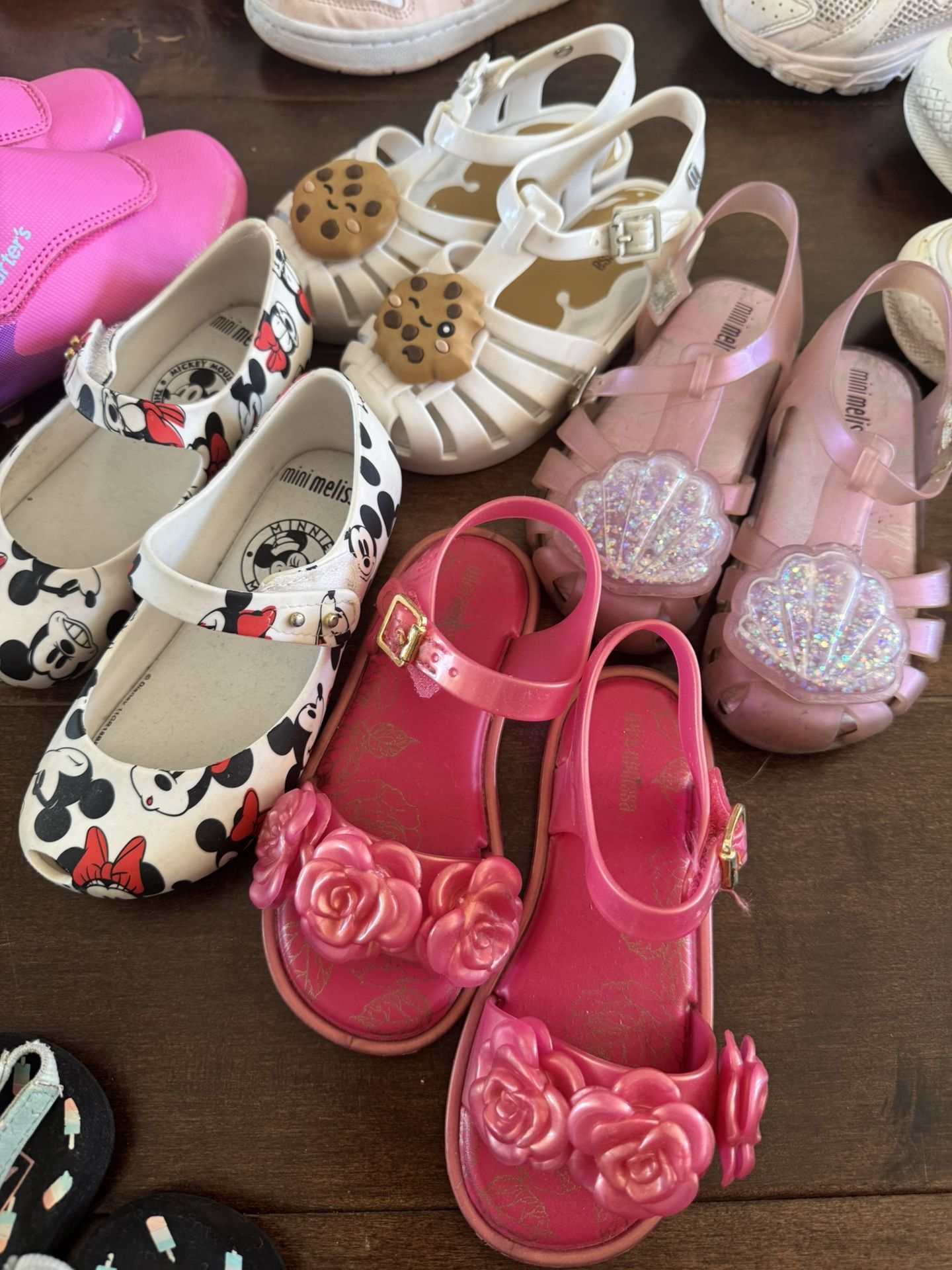 Girls Shoes. Assorted Nike, New balance, Converse, mini Melissa, Reef Etc