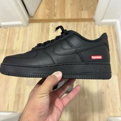 Supreme X Nike Air Force 1 Low