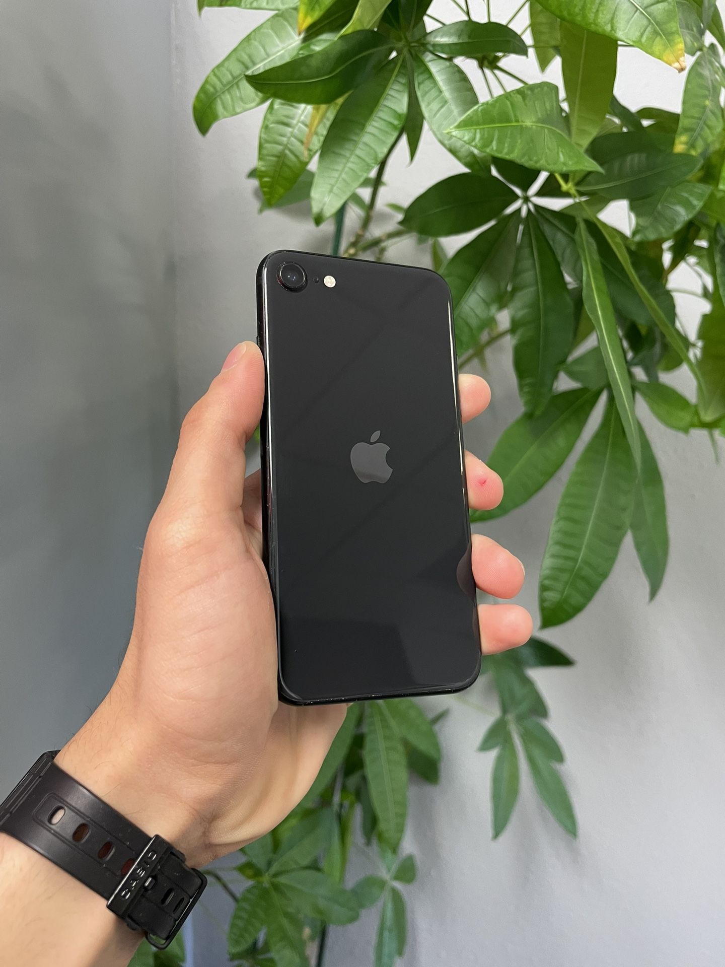 iPhone 8 - Unlocked - 128GB
