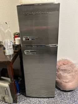 Mini Refrigerator with Top Freezer