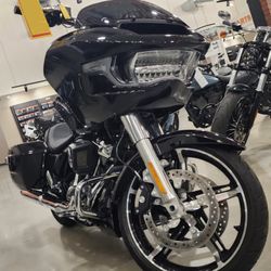 2024 Harley Davidson Road Glide Like New