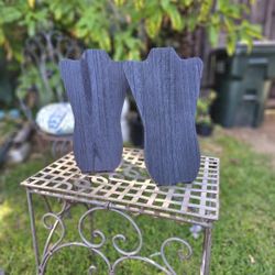 Black necklace disways.