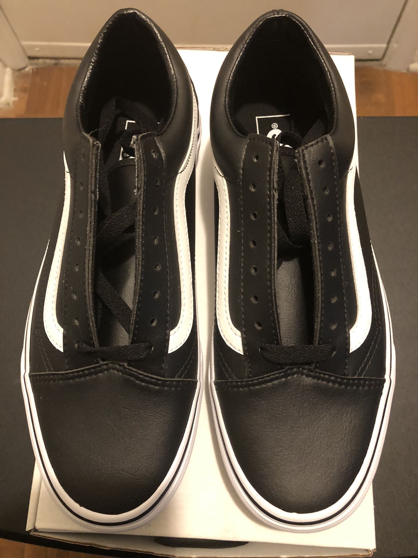 Unisex Leather Old Skool Vans…New!