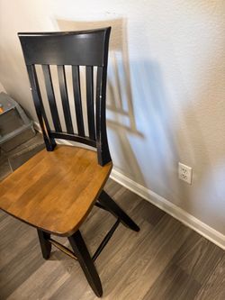 Dining room table