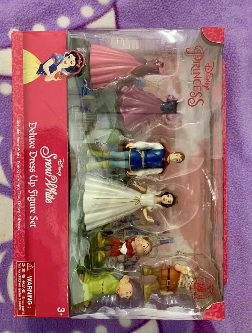 Snow White And The Prince Play -Dress Up Figure Set