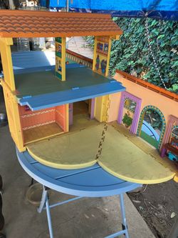 Dora doll house