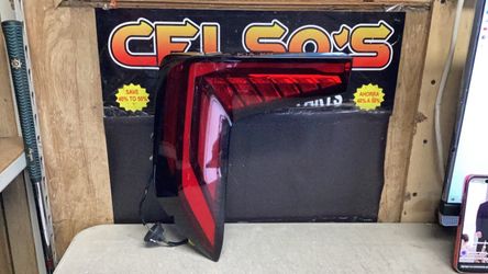 25 26 Kia K4 LH Tail light halogen/LED OEM.