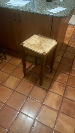 4 counter height bar stools