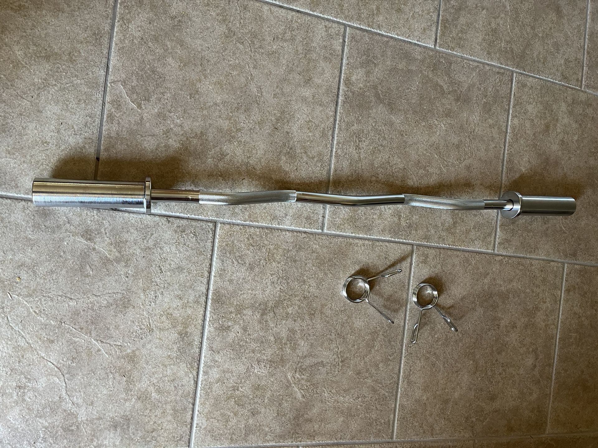 Olympic Curl Bar With Clips