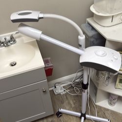 Steamer + Magnifying Lamp