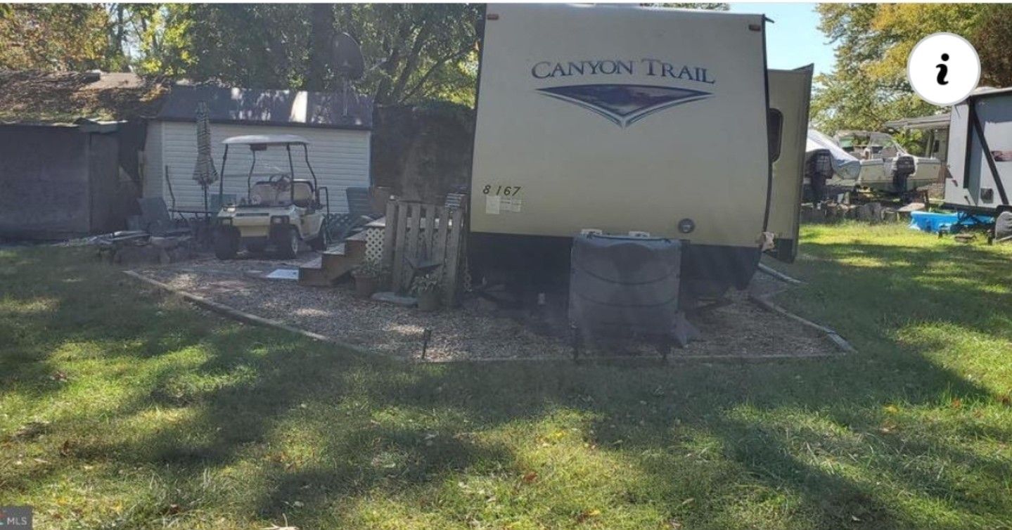 Camper w/Lot NO GOLF CART