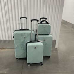 Luggage Set 4 Pcs Brand New Only 110$